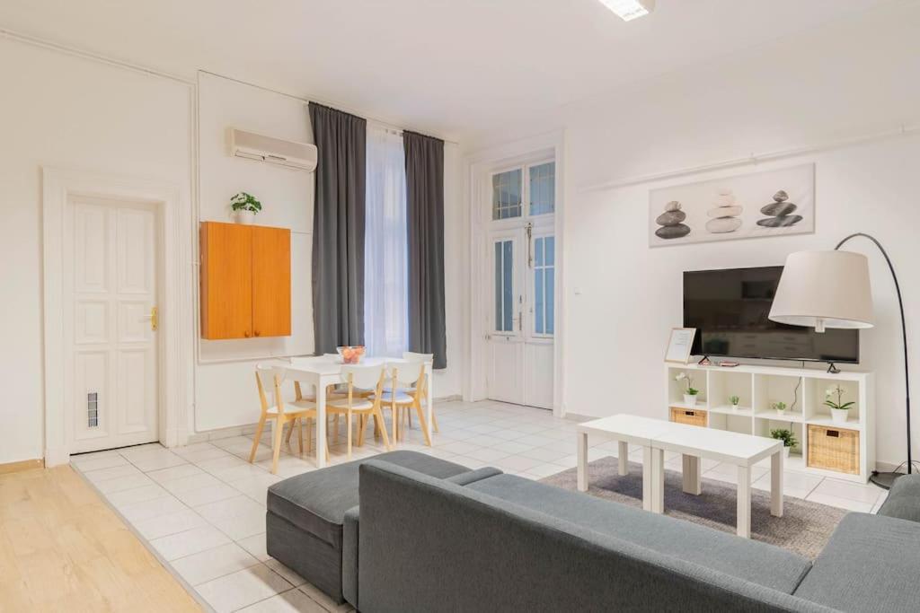 Queen Erzsebet Apartment, Budapest